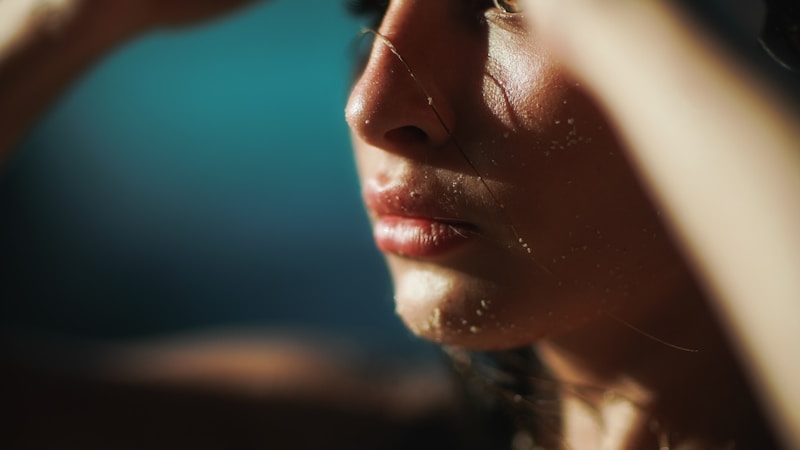 梅雨のくせ毛対策をやさしく解説|広がり・うねりを抑えて快適に過ごすコツ
