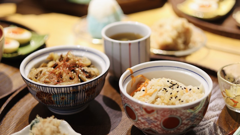 疲れが取れない・眠い毎日に見直したい食事習慣|原因とおすすめの食べ方をやさしく解説