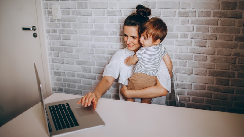 仕事と子育てを無理なく両立するコツ|40代ママが毎日を整える実践アイデア集